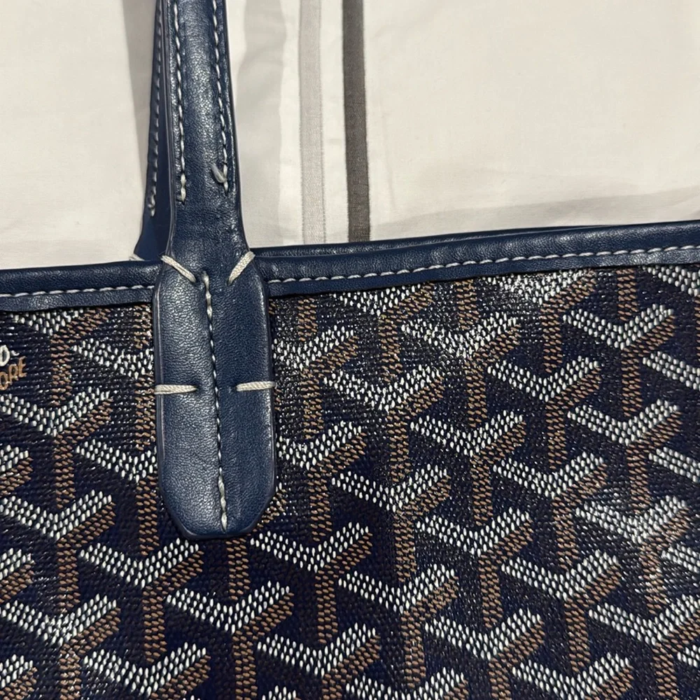 Goyard MM Tote - Picture 3 of 6